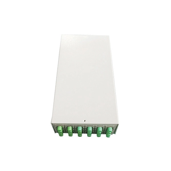 Cable-accessible distribution box