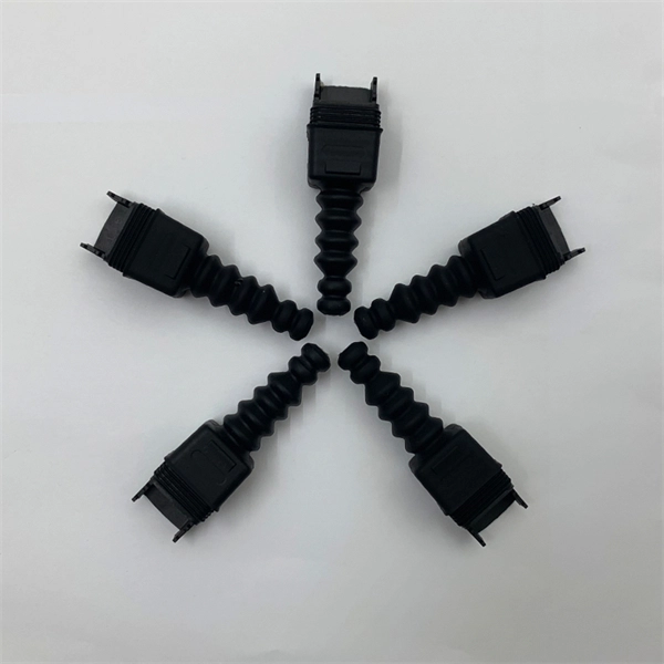 The function of a dual-core fiber optic splitter