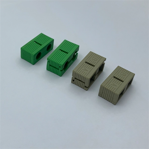 Three-level distribution box overhead layout